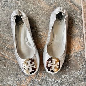 Tory Burch Minnie Metallic (Silver) Ballet Flats